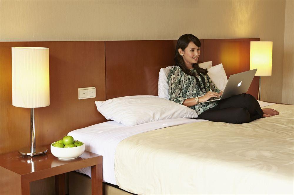 Hotel Artotel Gelora Senayan 4*