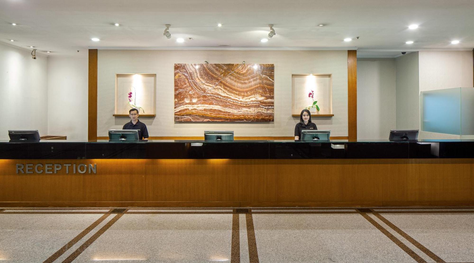 Artotel Gelora Senayan 4*
