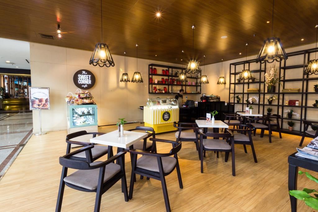 Hotel Artotel Gelora Senayan 4*