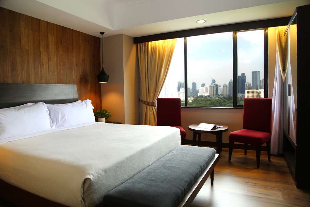 Artotel Gelora Senayan 4*