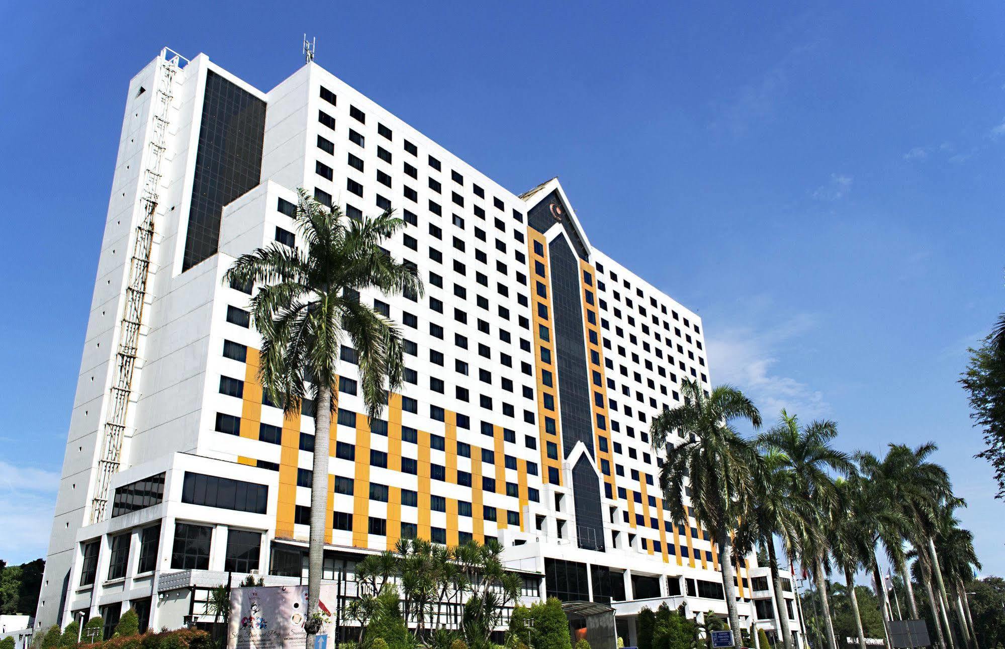 Artotel Gelora Senayan Hotel 4*