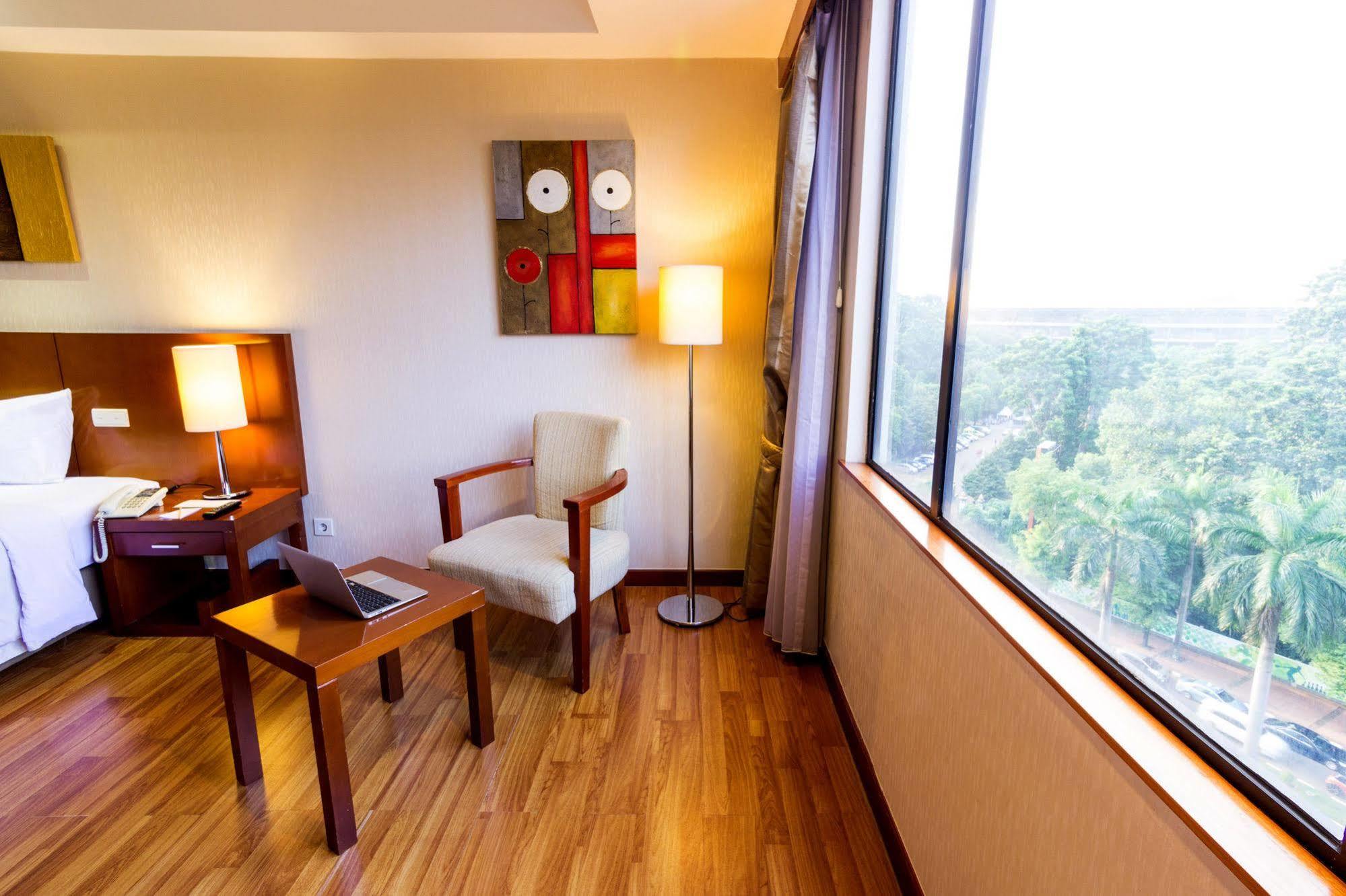 Artotel Gelora Senayan Hotel 4*